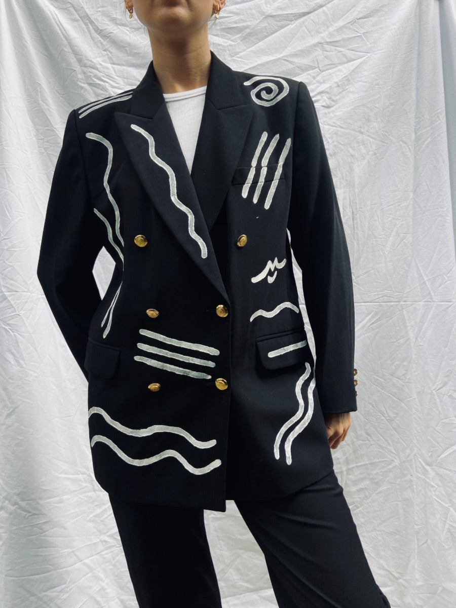 At Fanfare, our design process for jackets focuses on creating seasonless clothing that encourages less dependency on trends and more opportunities to wear our garments.