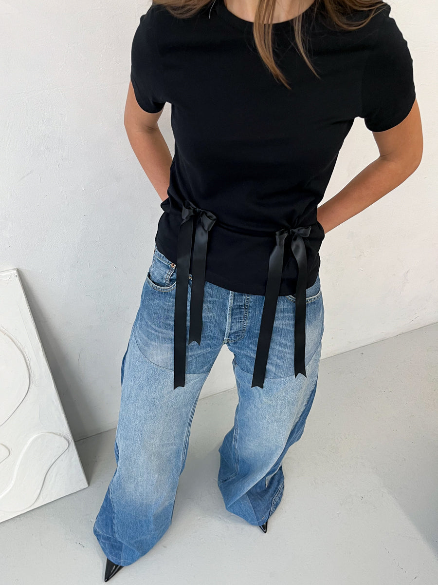 Blossom Bow Black T-shirt