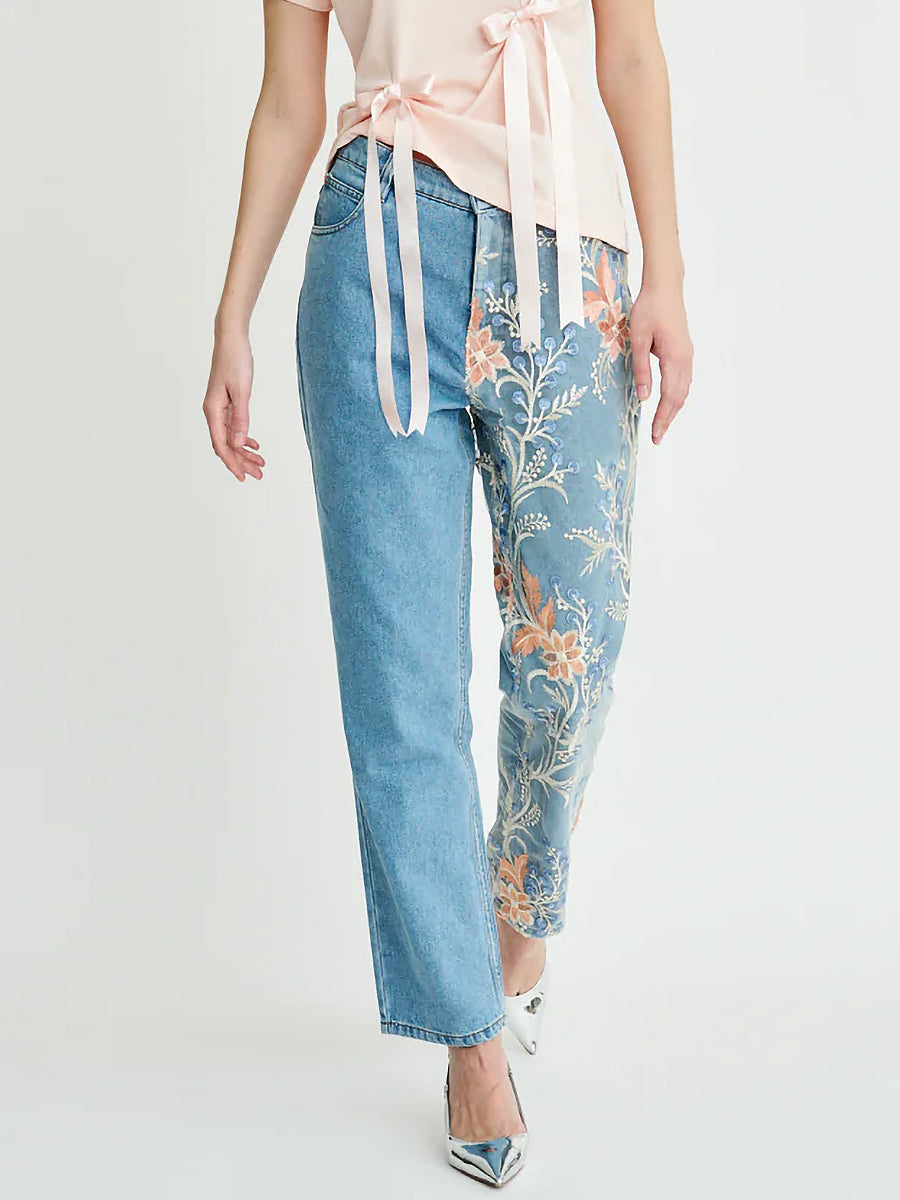 Mom jeans with embroidered flowers hotsell