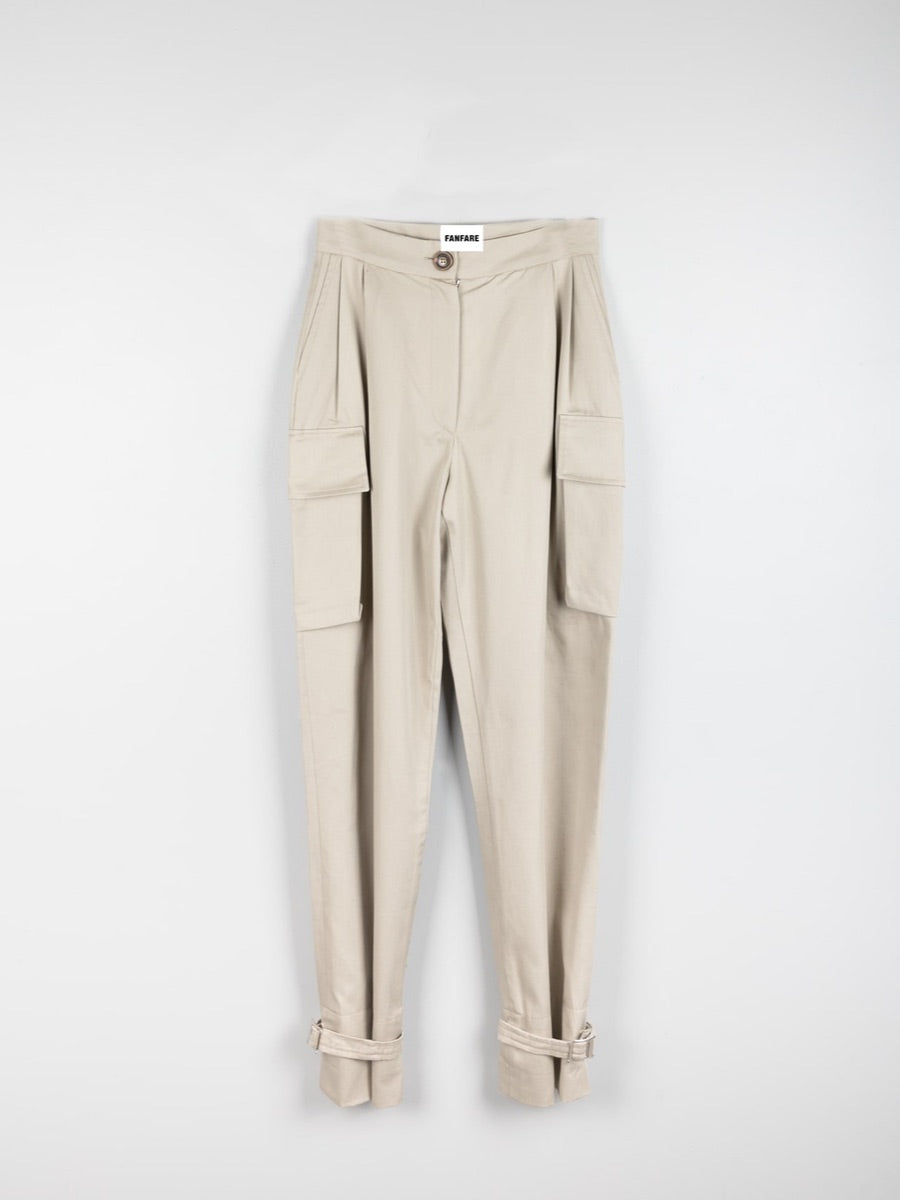 Organic Cotton Utility Cargo Pant With Buckles In Beige